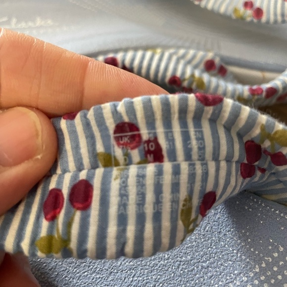 Clarks Blue and White Floral Sandals - Picture 7 of 8